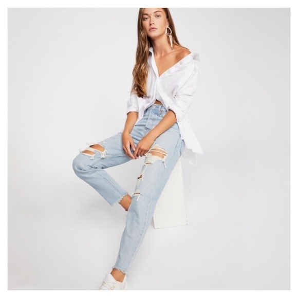 LEVI’S • Wedgie Fit Jeans in Collateral Damage - Picture 1 of 13